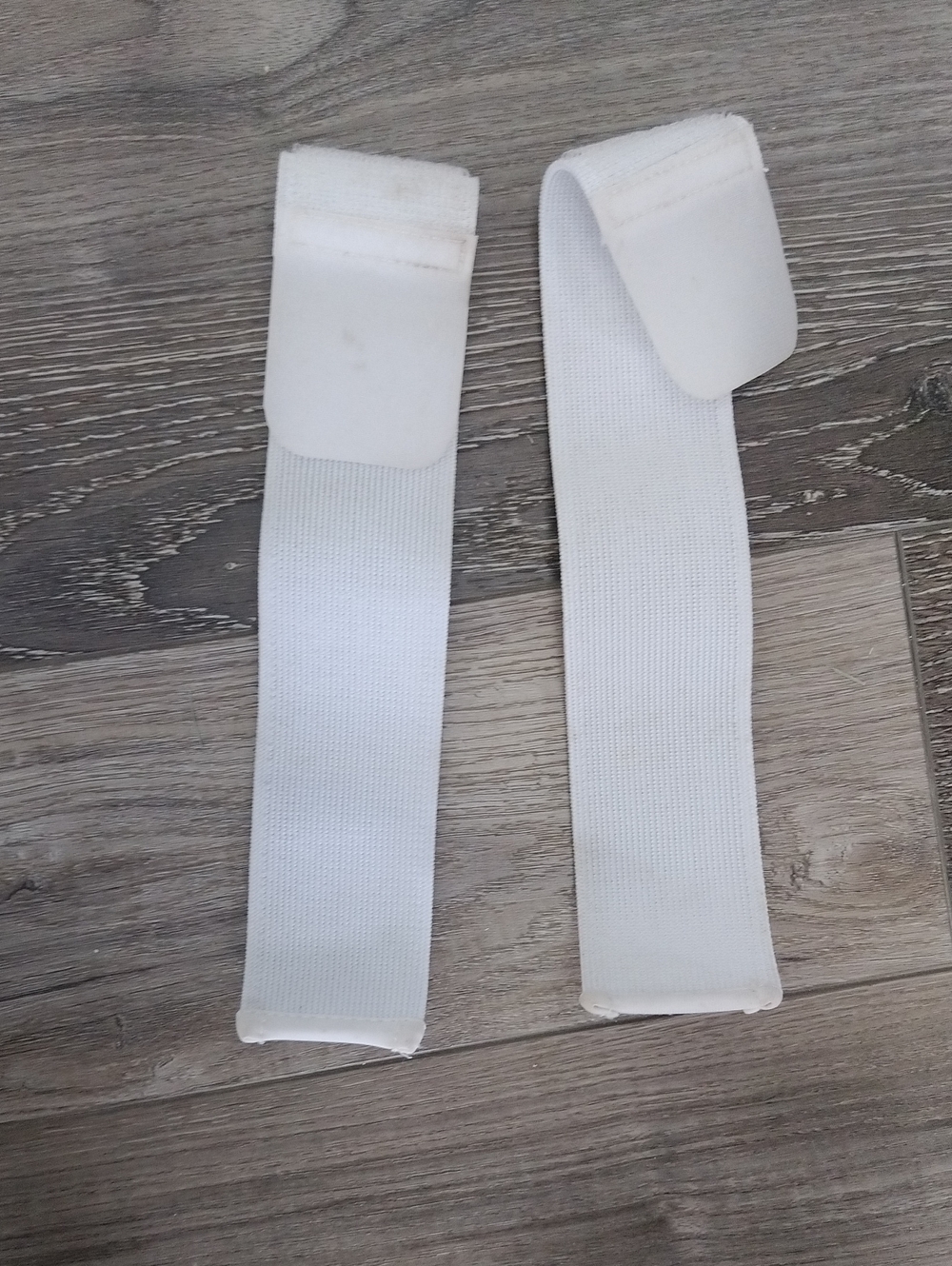 White Elastic Shin Guard Strap